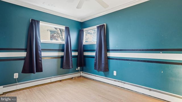 25 AUTUMN LN, Levittown, PA 19055