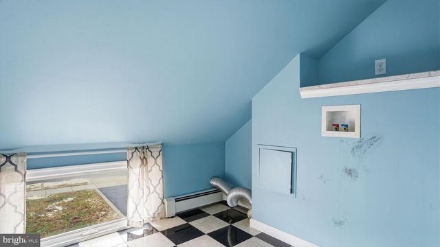 25 AUTUMN LN, Levittown, PA 19055