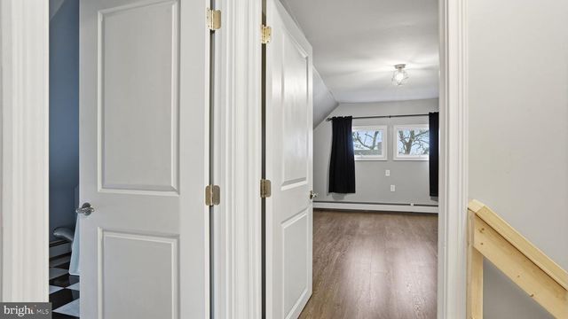 25 AUTUMN LN, Levittown, PA 19055