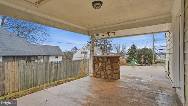 25 AUTUMN LN, Levittown, PA 19055