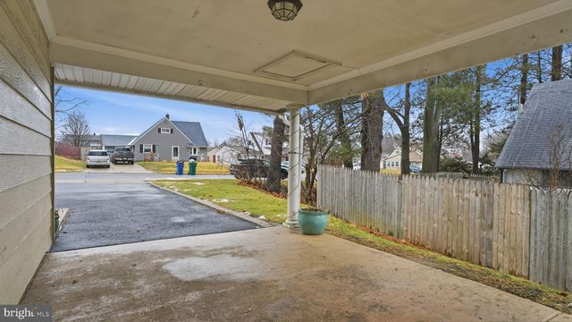 25 AUTUMN LN, Levittown, PA 19055