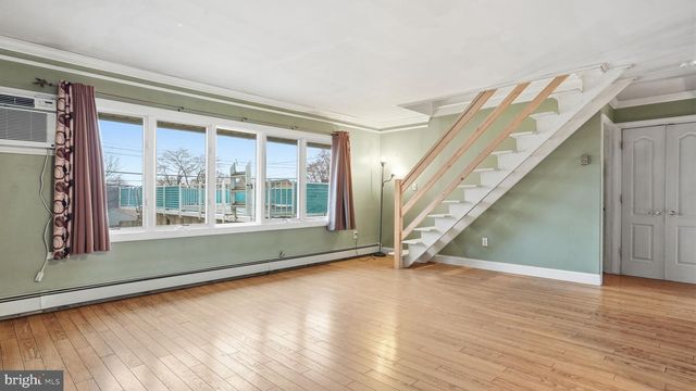 25 AUTUMN LN, Levittown, PA 19055