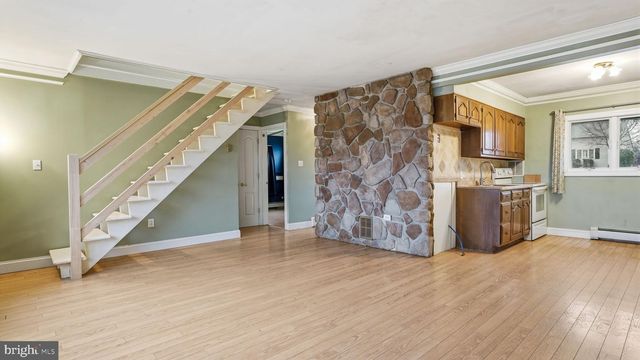 25 AUTUMN LN, Levittown, PA 19055