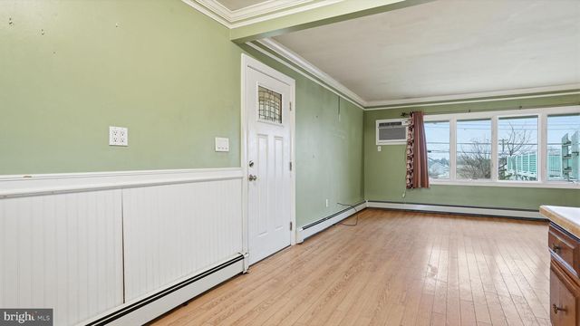 25 AUTUMN LN, Levittown, PA 19055