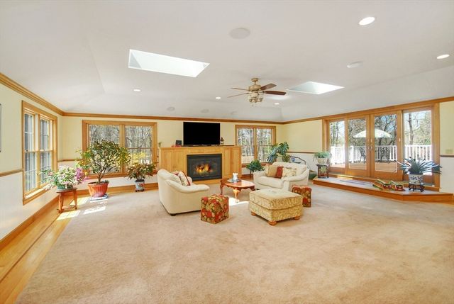 17 Wyndcliff Drive, Acton, MA 01720