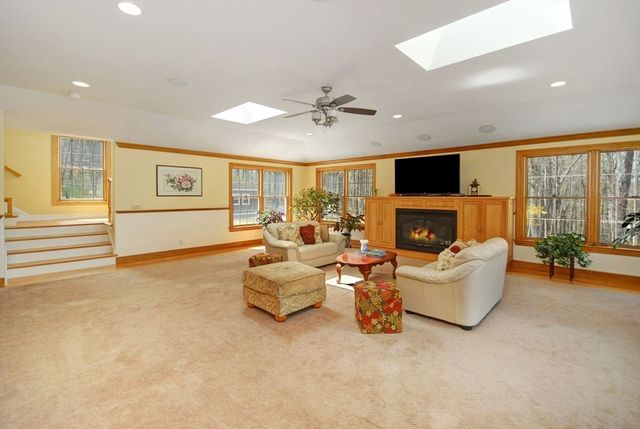 17 Wyndcliff Drive, Acton, MA 01720
