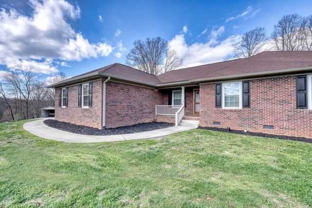 794 State Hwy 66, Young Harris, GA 30582