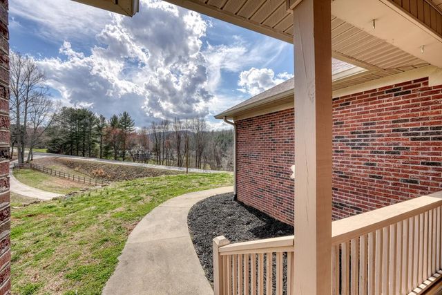 794 State Hwy 66, Young Harris, GA 30582