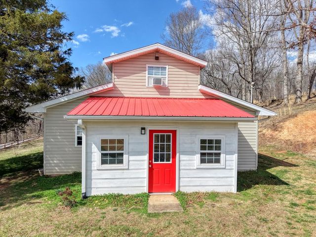 794 State Hwy 66, Young Harris, GA 30582