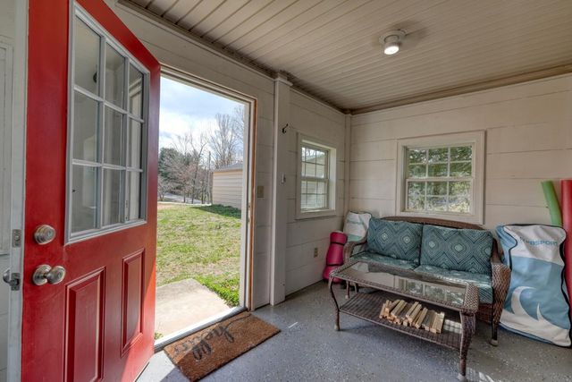 794 State Hwy 66, Young Harris, GA 30582