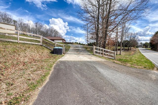 794 State Hwy 66, Young Harris, GA 30582