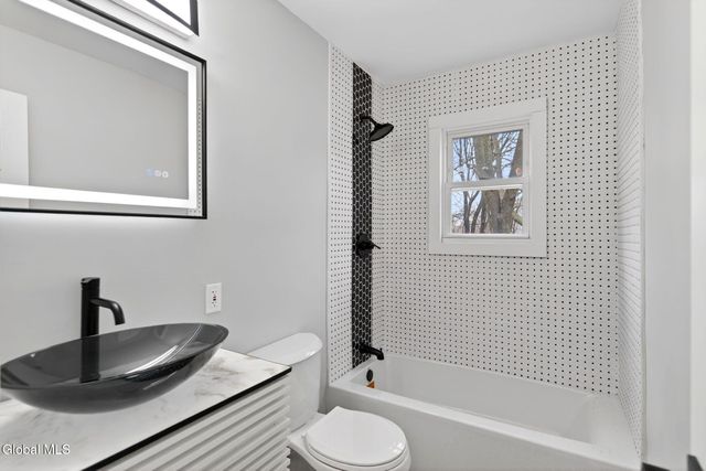 5 Nielson Road, Guilderland, NY 12085