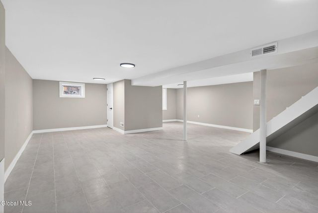 5 Nielson Road, Guilderland, NY 12085