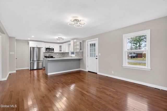 5 Nielson Road, Guilderland, NY 12085