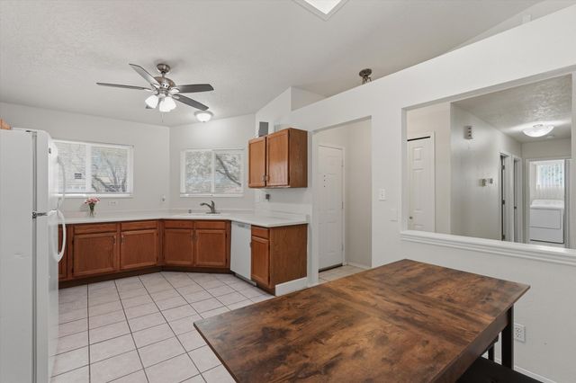 1961 Roanoke Drive NE, Rio Rancho, NM 87144