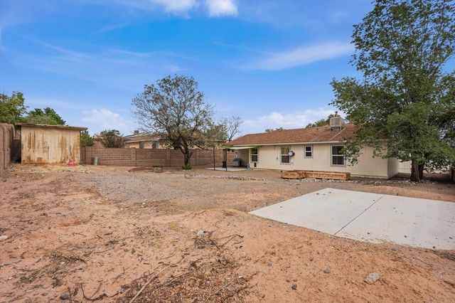 1961 Roanoke Drive NE, Rio Rancho, NM 87144