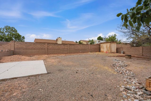 1961 Roanoke Drive NE, Rio Rancho, NM 87144