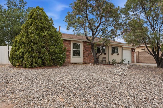 1961 Roanoke Drive NE, Rio Rancho, NM 87144