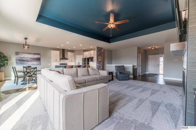 4668 N 210th Street, Elkhorn, NE 68022