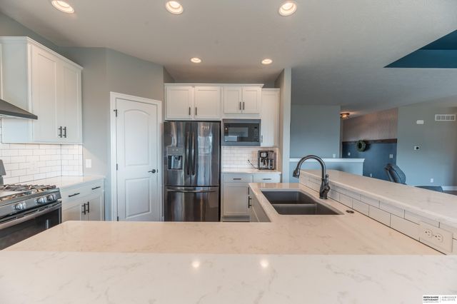 4668 N 210th Street, Elkhorn, NE 68022