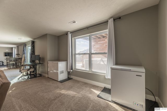 4668 N 210th Street, Elkhorn, NE 68022