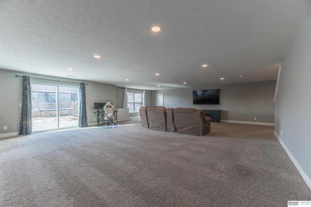 4668 N 210th Street, Elkhorn, NE 68022