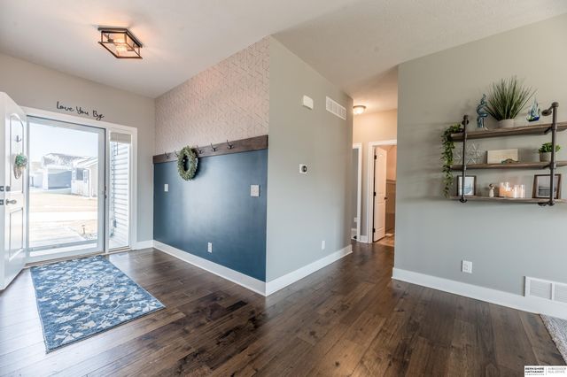 4668 N 210th Street, Elkhorn, NE 68022