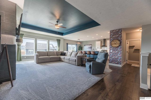 4668 N 210th Street, Elkhorn, NE 68022