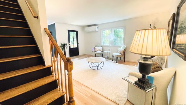 11 Mountain View Road, East Lyme, CT 06333
