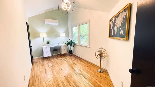 11 Mountain View Road, East Lyme, CT 06333