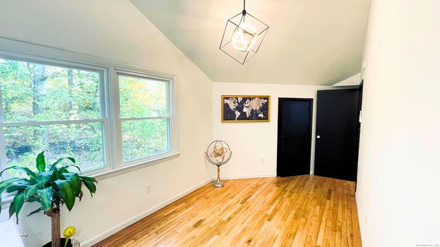 11 Mountain View Road, East Lyme, CT 06333