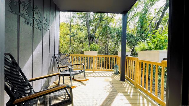 11 Mountain View Road, East Lyme, CT 06333
