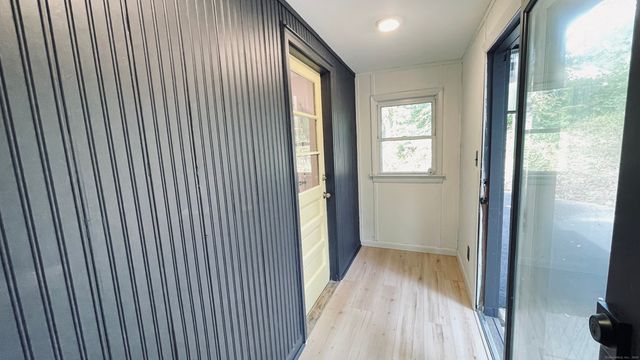 11 Mountain View Road, East Lyme, CT 06333