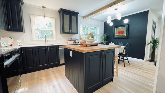 11 Mountain View Road, East Lyme, CT 06333
