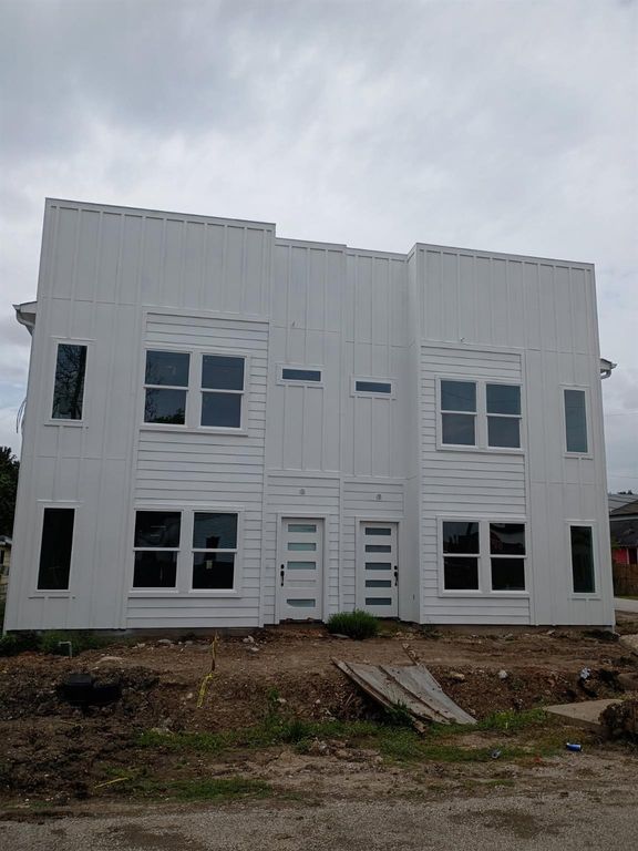 4357 Elmwood Street A-D, Houston, TX 77051