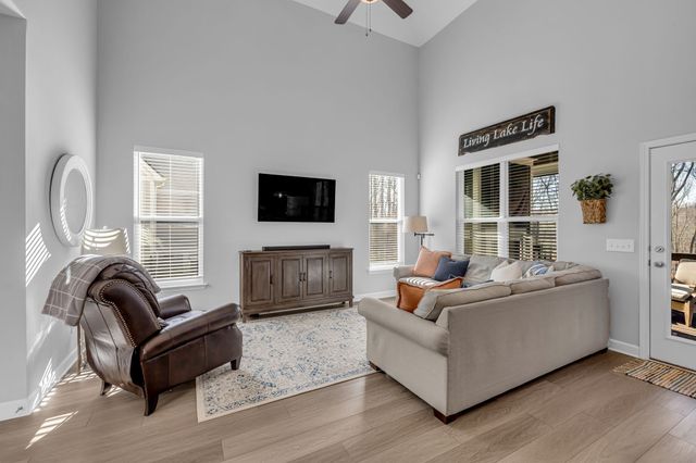 321 Evans Dr, Tullahoma, TN 37388