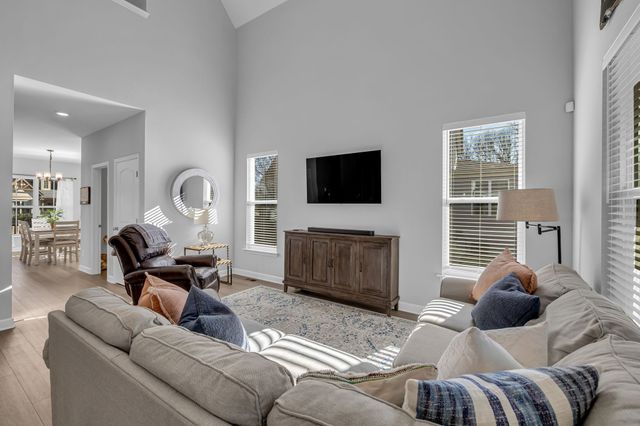 321 Evans Dr, Tullahoma, TN 37388