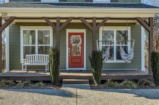 321 Evans Dr, Tullahoma, TN 37388