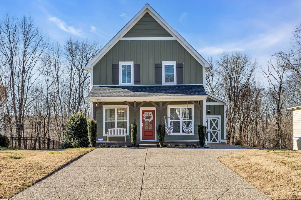 321 Evans Dr, Tullahoma, TN 37388