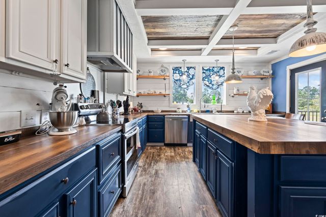 2258 Grier Dock Rd., Galivants Ferry, SC 29544