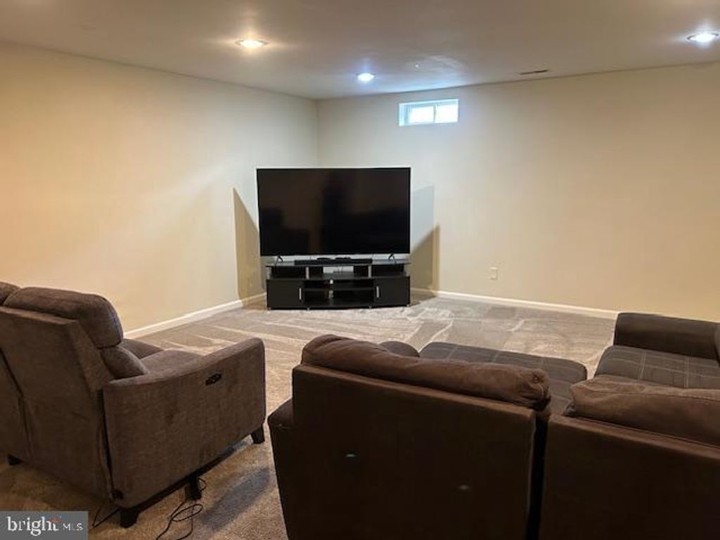 350 VOLTAIRE BLVD, Lancaster, PA 17603