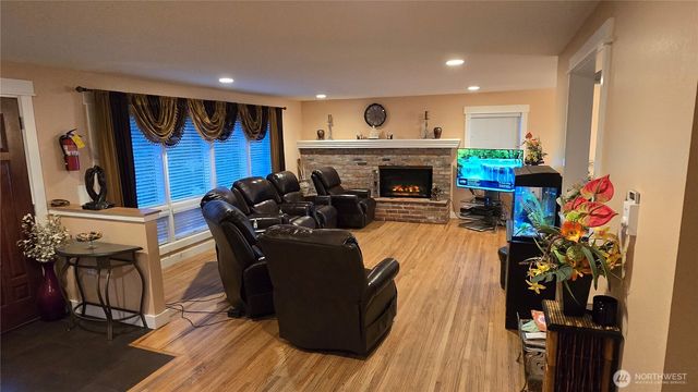 16342 RESI 72nd Avenue W, Edmonds, WA 98026