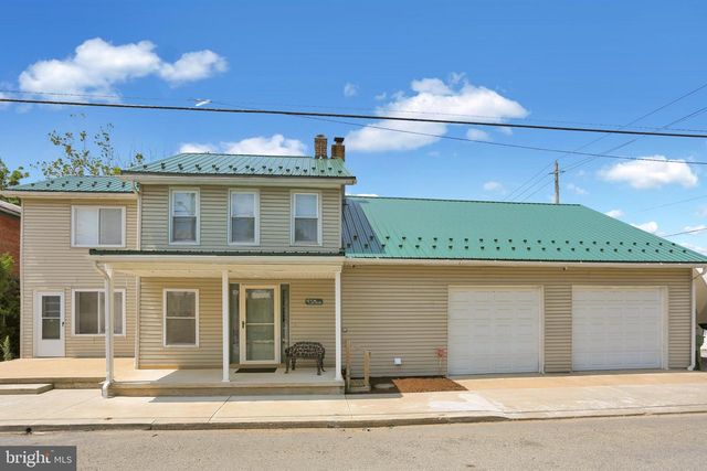 4 S MAIN ST, Bernville, PA 19506