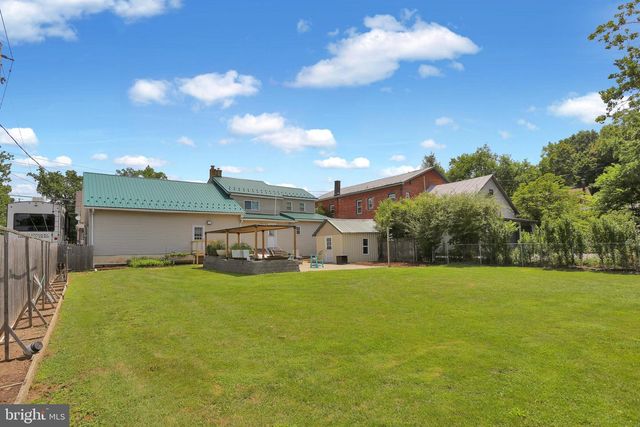 4 S MAIN ST, Bernville, PA 19506