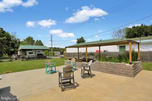 4 S MAIN ST, Bernville, PA 19506