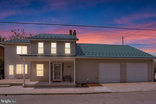 4 S MAIN ST, Bernville, PA 19506