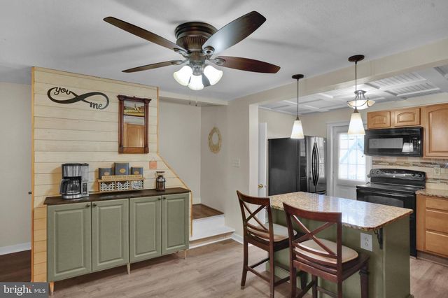 4 S MAIN ST, Bernville, PA 19506