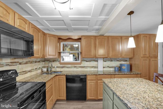 4 S MAIN ST, Bernville, PA 19506