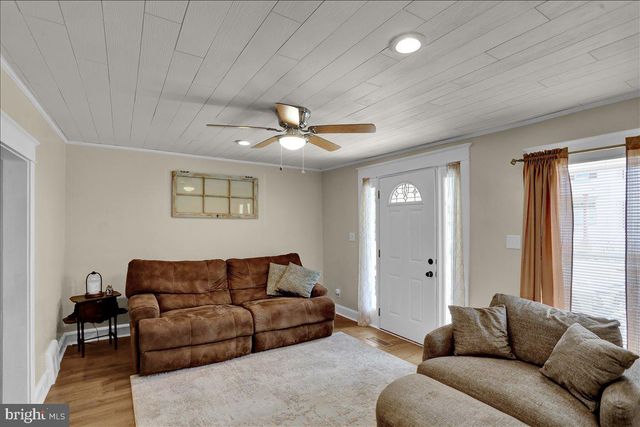 4 S MAIN ST, Bernville, PA 19506