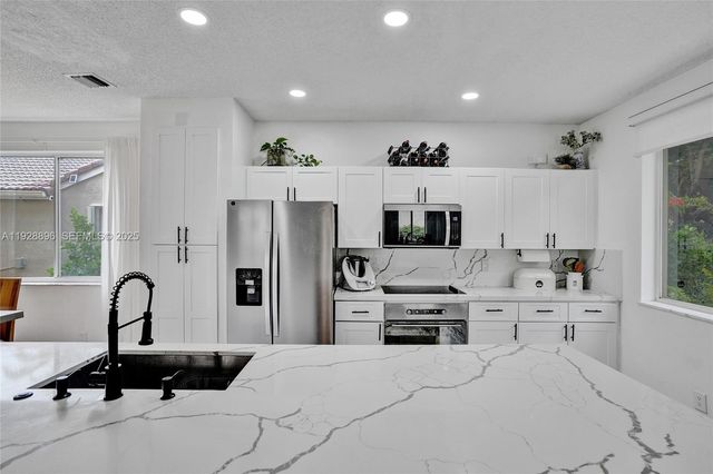 1381 Sago Ln, Weston, FL 33327